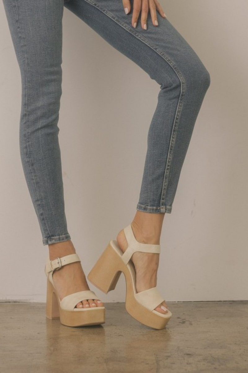 Oasis Society Sadie Chunky Platform Heel| Bella Lucca Boutique