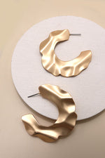 Wavy Matte Gold Hoop Earrings | Bella Lucca Boutique