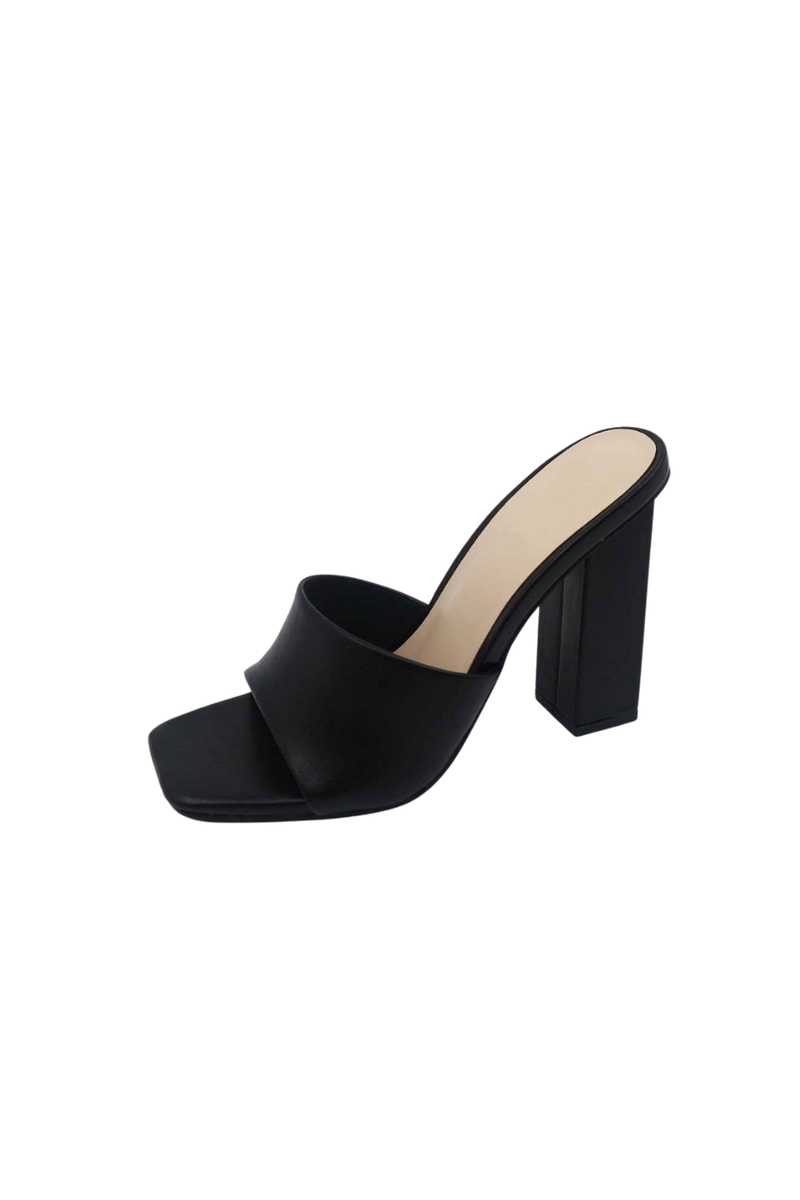 Black Block Heel Sandal | Bella Lucca Boutique