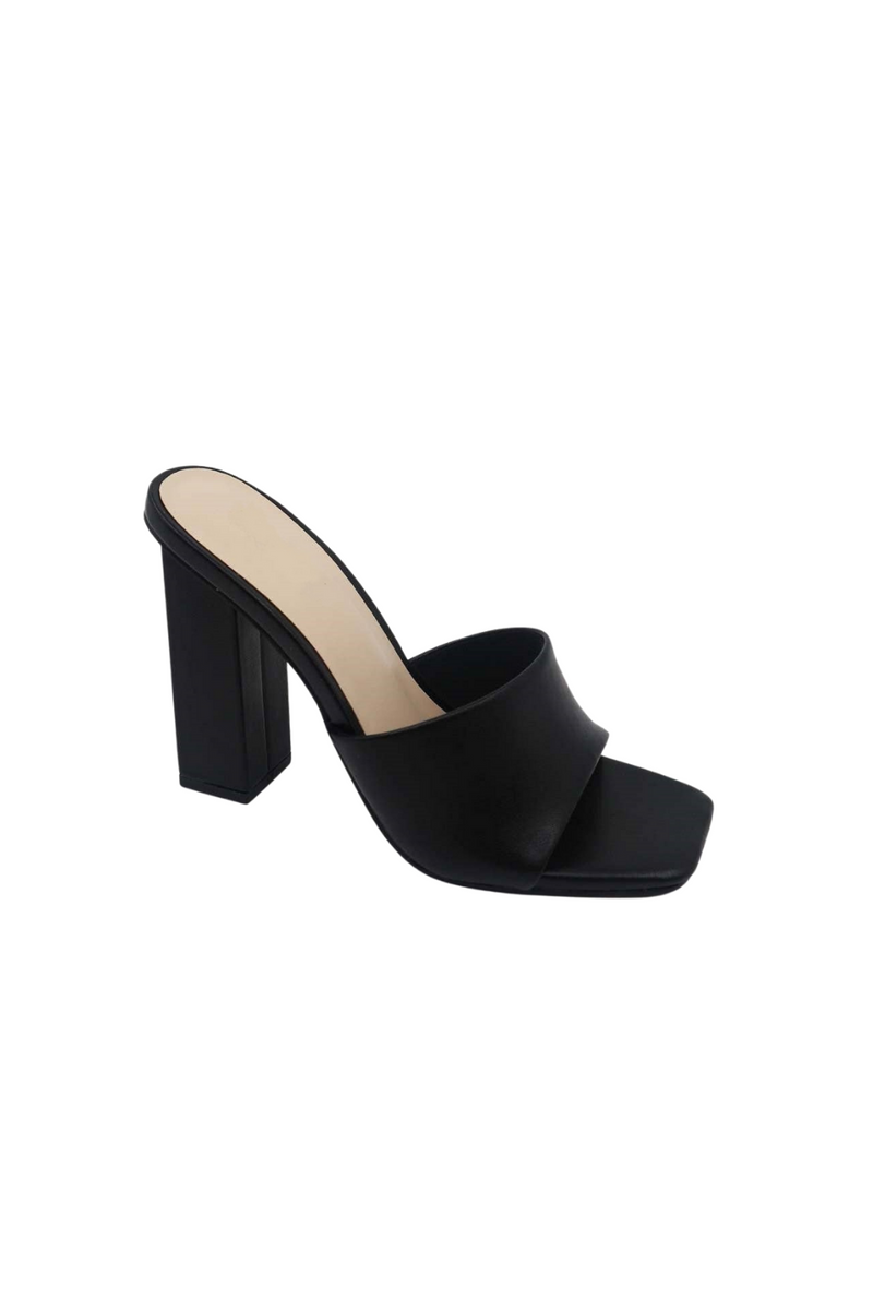 Black Block Heel Sandal | Bella Lucca Boutique