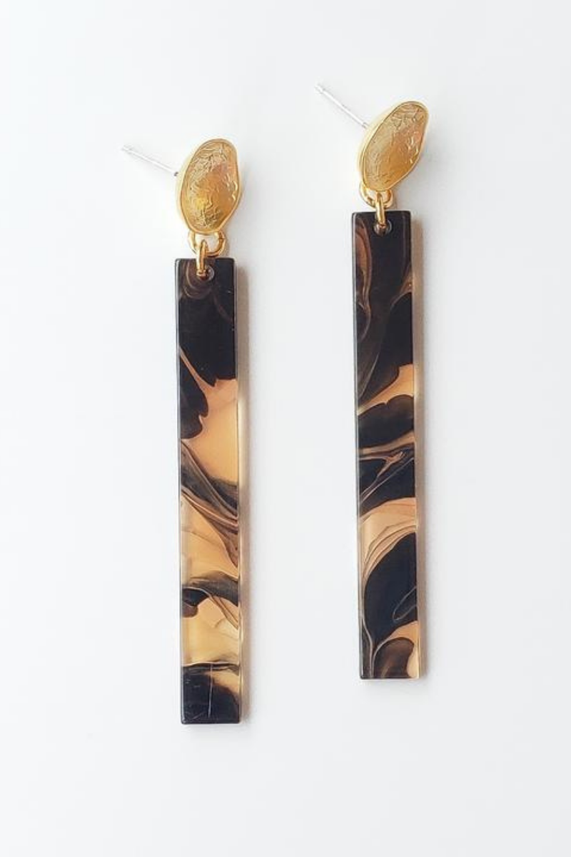 ACRYLIC BAR HAMMERED POST EARRINGS | ESPRESSO