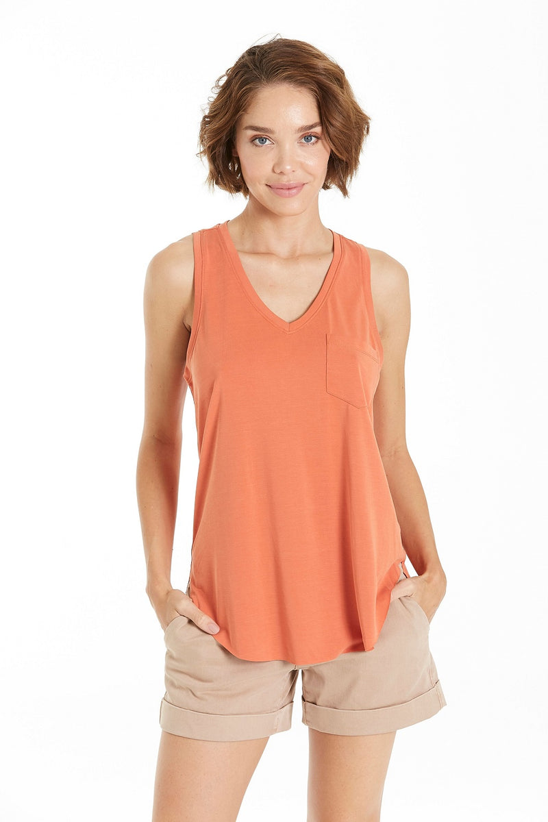 V-NECK POCKET TANK | RUST